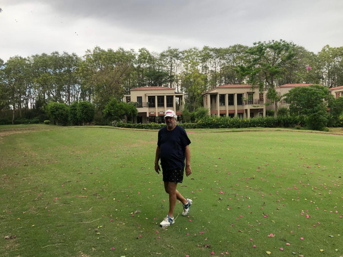 Villa At Tarudhan Valley Golf Resort Manesar Exterior foto